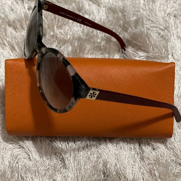 Tory Burch sunglasses main image 10